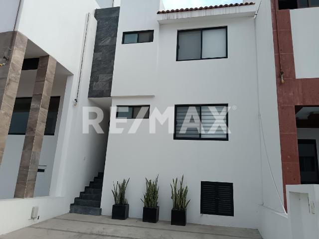 VENTA CASA EN CORREGIDORA