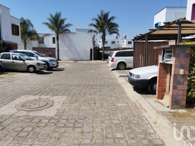 VENTA CASA EN EXCELENTE ESTADO Cuautlancingo