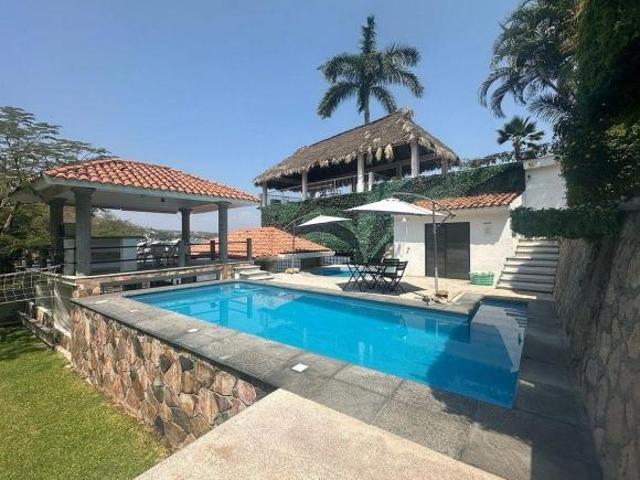 VENTA CASA EN EL LAGO DE TEQUESQUITENGO