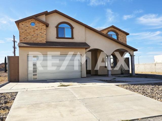 VENTA CASA EN FRACCIONAMIENTO ESTILO AMERICANO