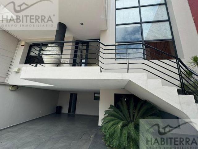 VENTA CASA EN INTERLOMAS