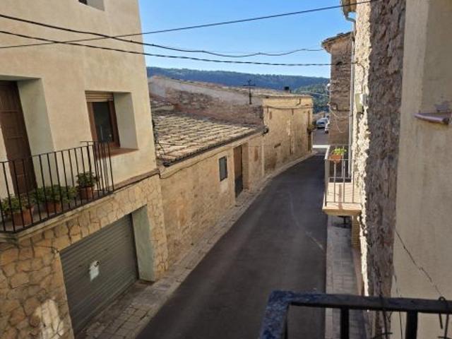 VENTA CASA EN JORBA ZONA CENTRO GARAJE, TERRAZA Y VISTAS!
