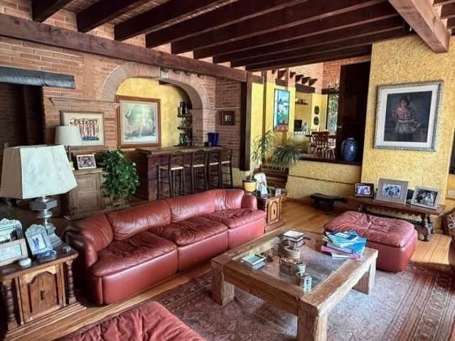VENTA CASA EN LA PEÑA, VALLE DE BRAVO