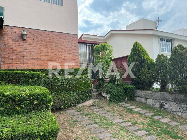 Venta casa en Lomas del Sol con doble vigilancia
