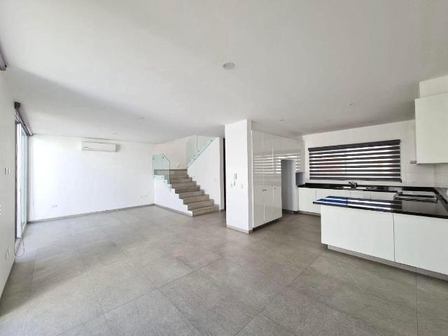 CASA EN VENTA/ RENTA EN LORETTA I AL NORPONIENTE DE LA CIUDAD GA