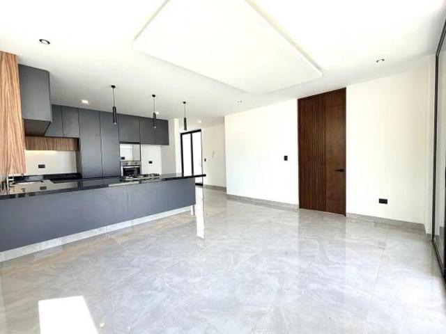 VENTA CASA EN PASEOS LORETTA CON ROOF GARDEN