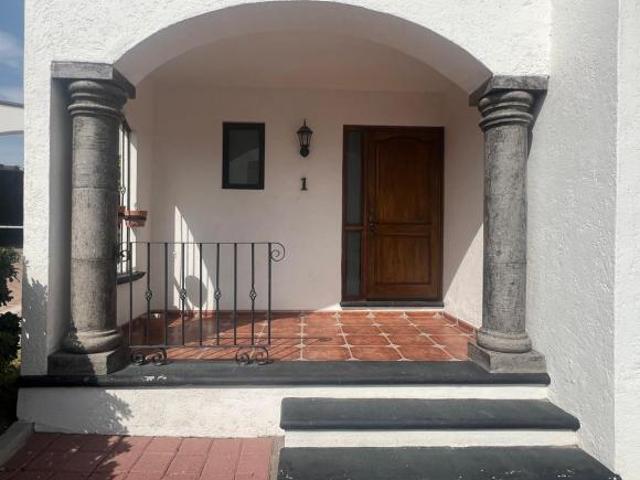 Venta casa en privada exclusiva con excelente ubicación en Arboledas del Parque