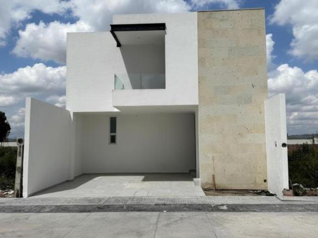 VENTA CASA EN RESIDENCIAL ESTANZA AL NORTE DE LA CIUDAD BI