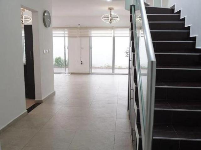 Venta Casa en Residencial Zafiro, Zona Country c/Paneles Solares, A/C, Alberca en Villahermosa, Tab