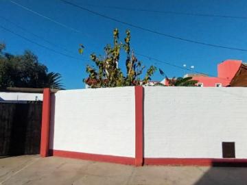 Venta Casa En Rivadavia, Con Pileta
