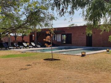 VENTA CASA EN SANTUARIA SJR QRO 3R 2.5B EN FRACC PRIVADO MUY CERCA DEL CENTRO