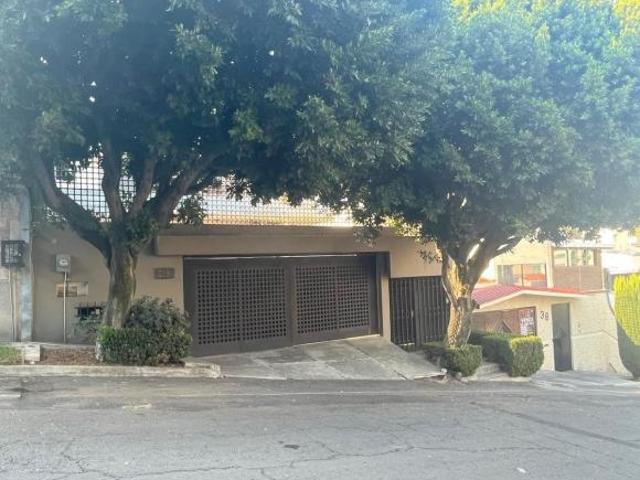 Venta casa en Santa Fe con doble seguridad
