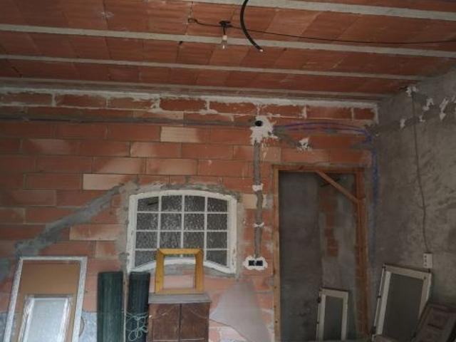 ¡VENTA CASA EN TORÀ ZONA CENTRO PARA REHABILITAR!