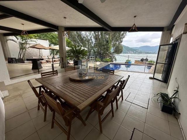 VENTA CASA EN VALLE DE BRAVO ESTADO DE MEXICO