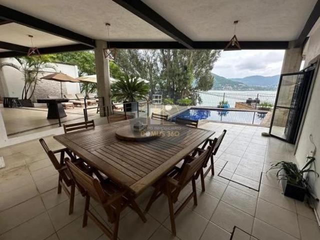 VENTA CASA EN VALLE DE BRAVO ESTADO DE MEXICO