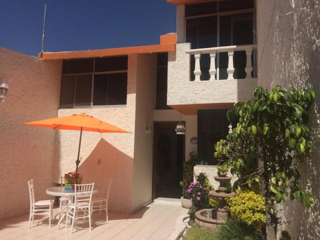 VENTA CASA EN VILLAS DEL SOL, EXCELENTE UBICACION