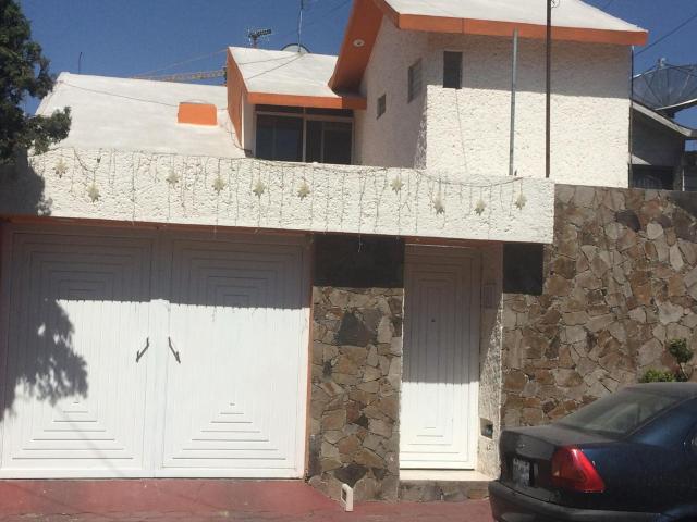 VENTA CASA EN VILLAS DEL SOL, EXCELENTE UBICACION