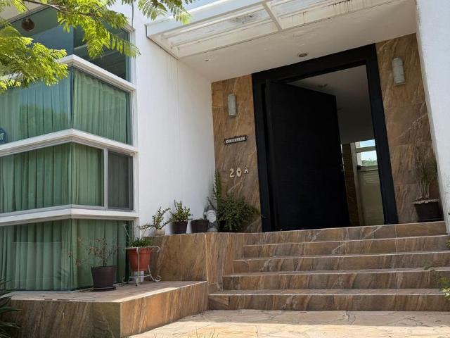 Venta casa en Vista Real