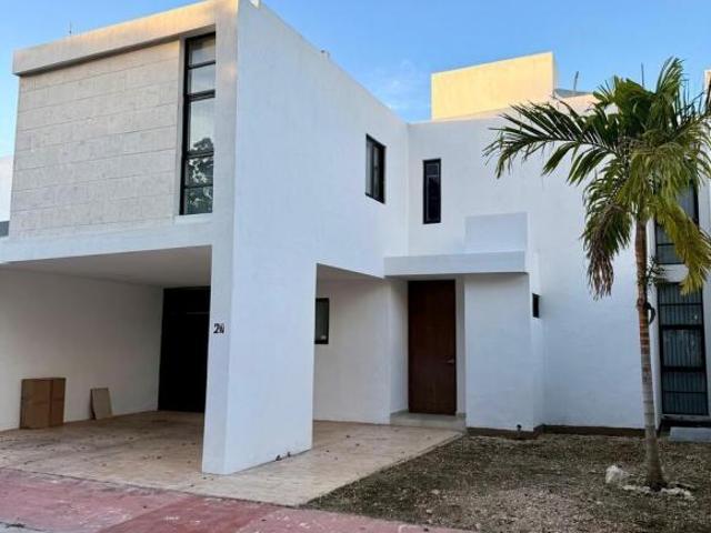 VENTA CASA EQUIPADA DE 3 RECÁMARAS 3.5 BAÑOS JARDIN Y ALBERCA EN PRIVADA BOTANICO EN CONKAL