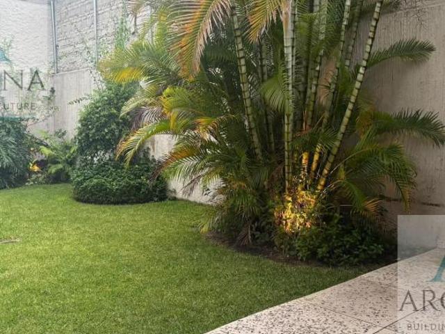 VENTA CASA ESQUINA CHAPALITA SANTA RITA Y PARQUE JUENA DIEGO