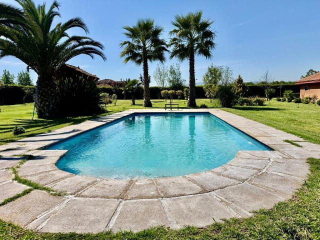 OPORTUNIDAD UNICA 422M2 5040 M2 TERRENO EN CONDOMINIO