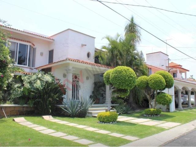 VENTA CASA FRACCIONAMIENTO LOMAS DE COCOYOC