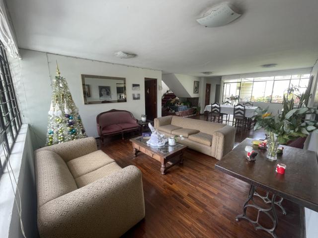 VENTA CASA ILUMINADA EN SURCO 609 1005 1 CATALINA