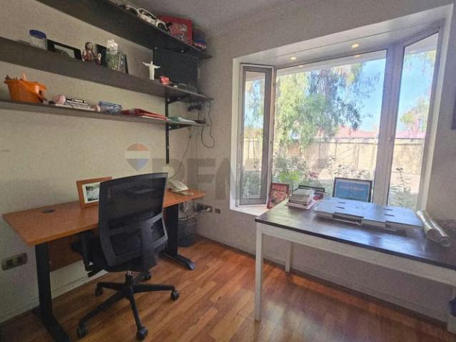 Venta casa inglesa, 2 quinchos, piscina, sauna | 6 dormitorios por 17500.00 en Colina