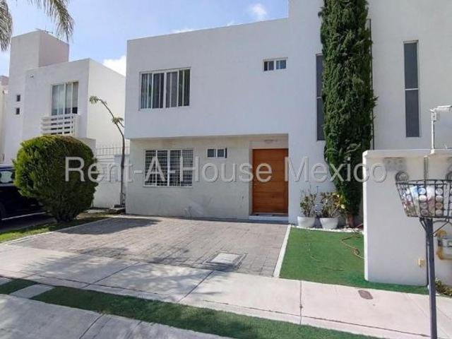 VENTA CASA JUNTO CAMPANARIO VILLAS PALMIRA, 3 RECAMARAS, 3 BAÑOS