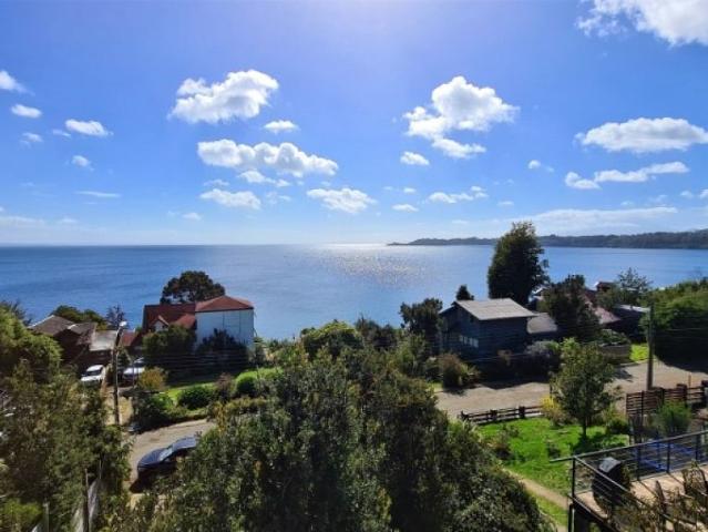 Venta Casa Puerto varas casa con vista al lago en condominio playa hermosa