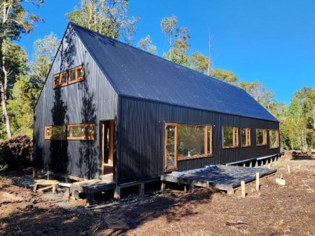 Venta Casa Puerto varas se vende casa tipo galpón, condominio alerces del camahueto