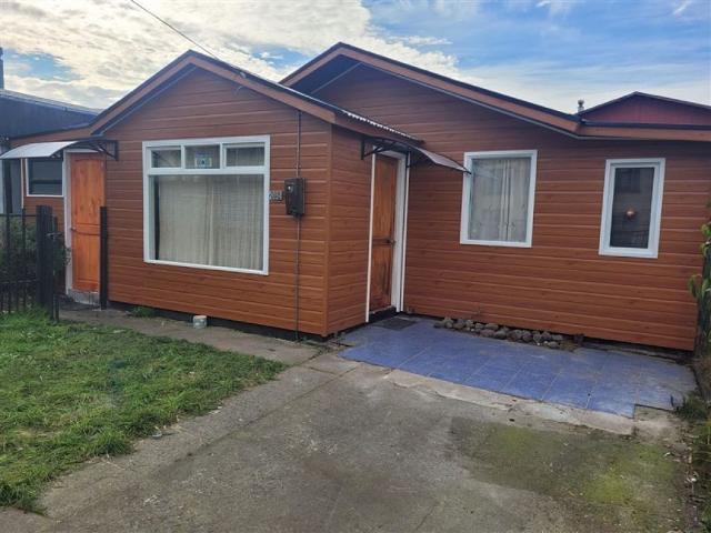Venta Casa Puerto montt Casa Frente al colegio Federico Sta. María de Puerto Montt 2D 1 Baño con local comercial