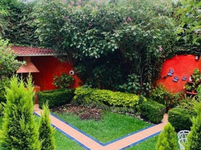 Venta casa Paseos de Taxqueña Coyoacan 4 recamaras jardin amplio 4 estacionamientos