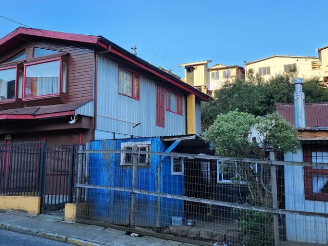 Venta casa para uso comercial en sector miramar | 3 dormitorios por 82000. 00 en Puerto Montt