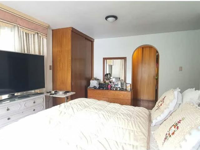Venta Casa Plan Calle Traslaviña Viña del Mar | 6 dormitorios por 800000. 00 en Viña del Mar