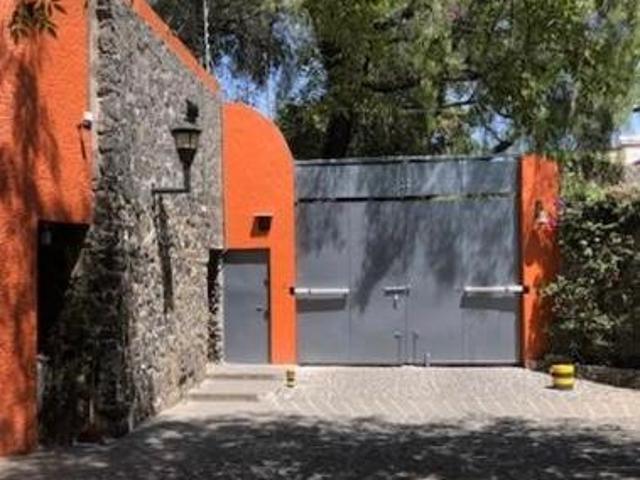 Tepepan, Casa en venta en condominio residencial, cerca de zona de hospitales y Club Alemán