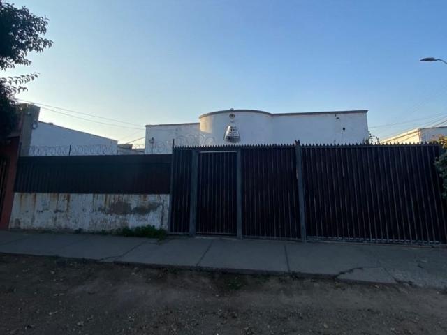 Venta Casa Quinta normal Gran propiedad con amplio terreno, para remodelar, tiene gran potencial