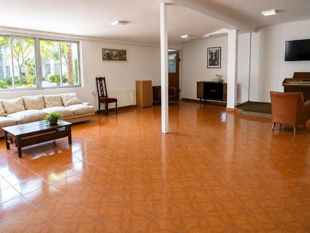 Venta Casa Quinta normal Terreno esquina de 4.123 m² con infraestructura institucional y potencial de reconversión