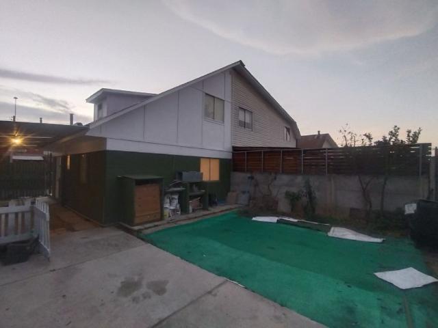 Venta Casa Quilpué casa de dos pisos semi pareada, belloto