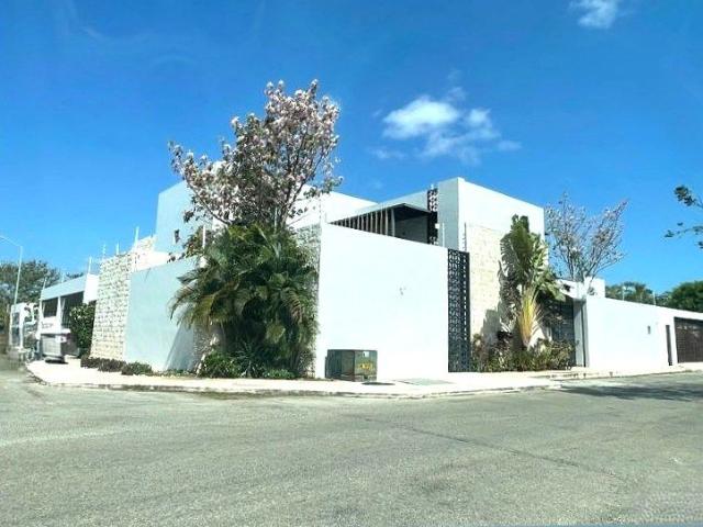 VENTA CASA RESIDENCIAL DEL MAYAB CON PANELES