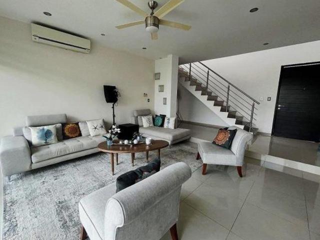 Venta Casa Residencial El Cielo 3 Rec + Sala TV + Cuarto de servicio