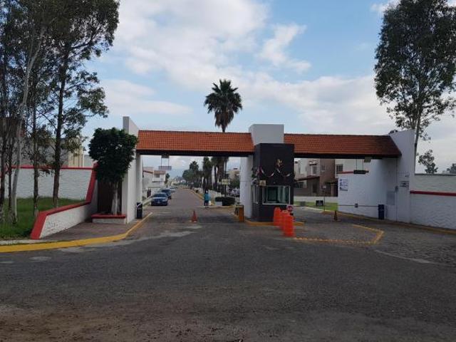 VENTA CASA SJR QRO GRANDE 4R 4B 2MB SAN JUAN DEL RIO EN FRACC CAMPESTRE CON ROOF GARDEN