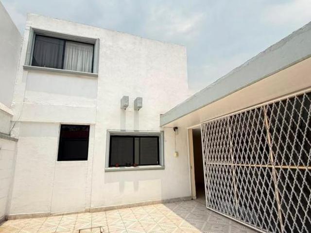 VENTA CASA SOLO PARA REMODELAR EN SAUZALEZ