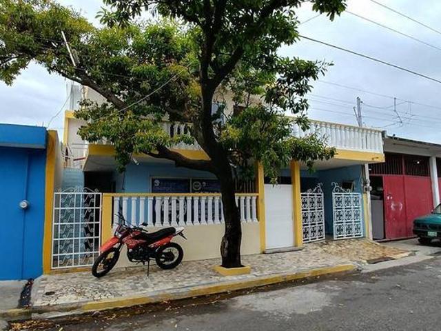 VENTA CASA SOLA GRANDE ZONA NORTE