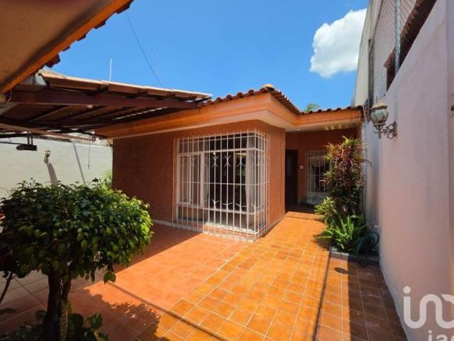 VENTA. CASA TABACHINES. JARDINES DE CELAYA. CELAYA, GTO