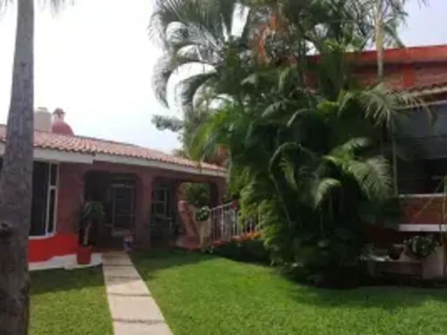 VENTA Casa un nivel fraccionamiento junto al río