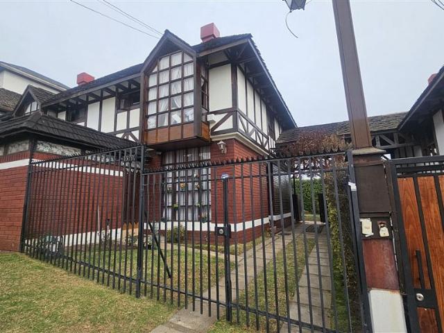 Venta Casa Viña del mar Casa en barrio residencial jardín del mar cerca clínica reñaca