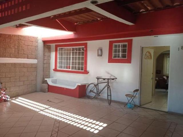 VENTA CASA 2 NIVELES 3 REC 2 BAÑOS, PATIO, AMPLIA COCHERA CERRADA Y TECHADA EN EL SECTOR ENCINO AGS