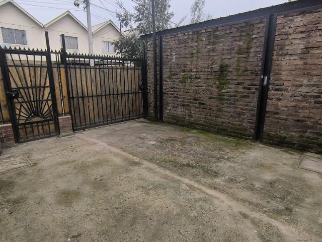 VENTA CASA 2 PISOS EN PASAJE LAMPA