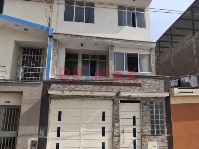 Venta Casa 3 Pisos Urb Las Brisas Chiclayo